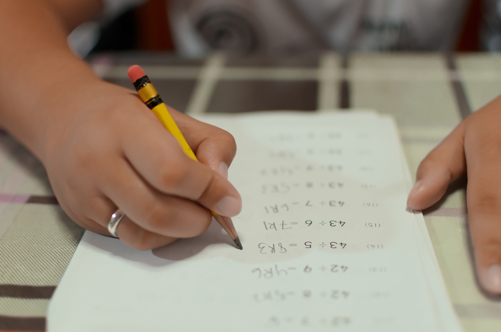 Hogyan segíthetsz középiskolás gyermekednek a matektanulásban?