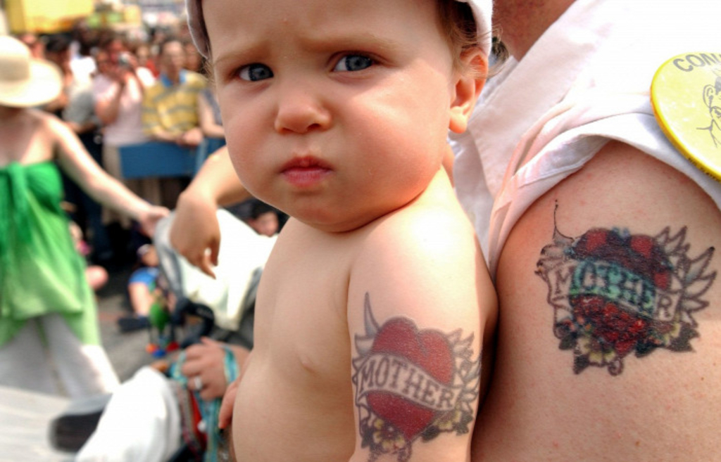 Tetovált ovisok, dühös anyák