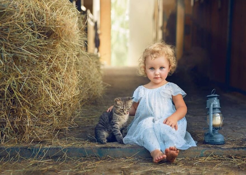 Gyerekek és állatok varázslatos kapcsolata 38 fotón