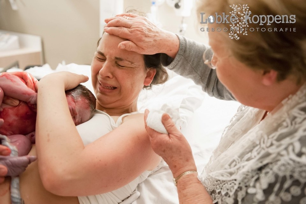 Anyák és nagymamák szülés közben – gyönyörű fotókon