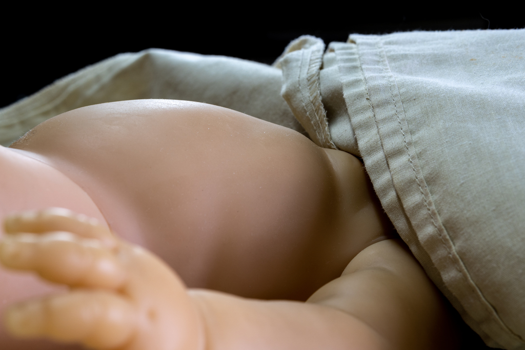 Csecsemőt találtak a szemetes konténerben – az újszülöttgyilkosságokról
