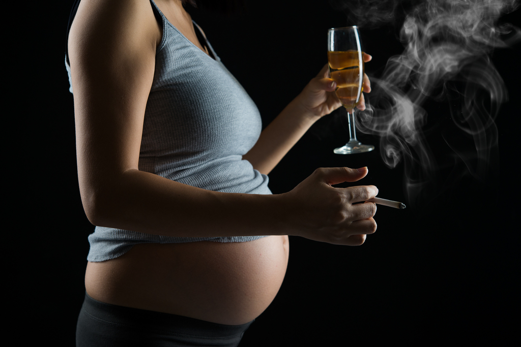 Sokkal szigorúbban kellene venni a terhesség alatti alkoholfogyasztást!